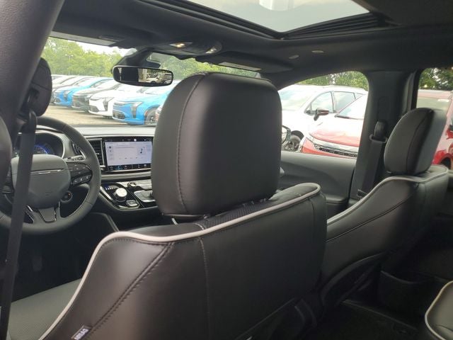 2027 Chrysler Pacifica Limited