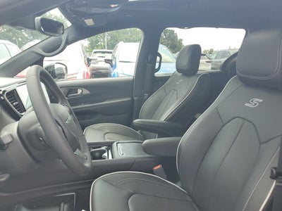 2027 Chrysler Pacifica Limited