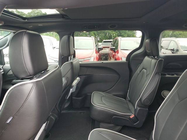 2027 Chrysler Pacifica Limited