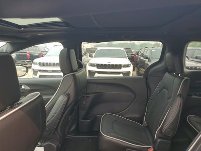 2027 Chrysler Pacifica Limited