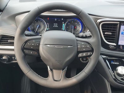 2027 Chrysler Pacifica Limited