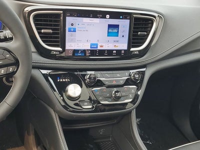 2027 Chrysler Pacifica Limited