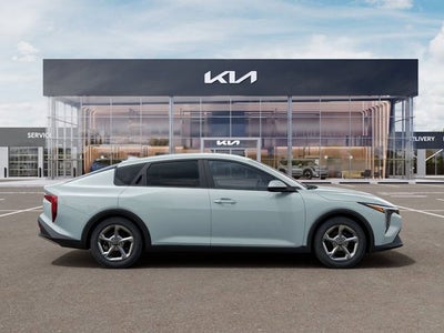 2026 Kia K4 LXS