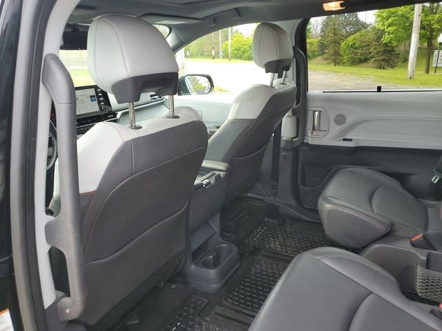 2021 Toyota Sienna LE 7 Passenger