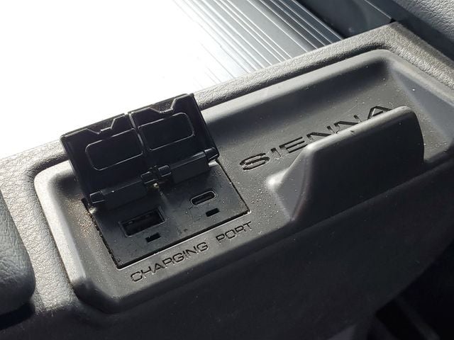 2021 Toyota Sienna LE 7 Passenger