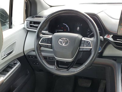 2021 Toyota Sienna LE 7 Passenger