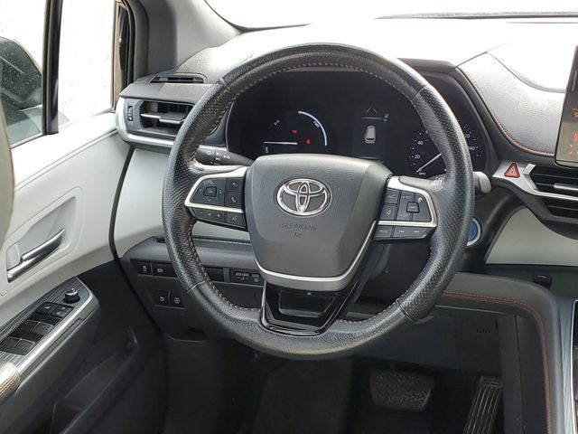 2021 Toyota Sienna LE 7 Passenger