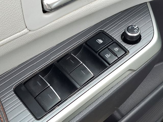 2021 Toyota Sienna LE 7 Passenger