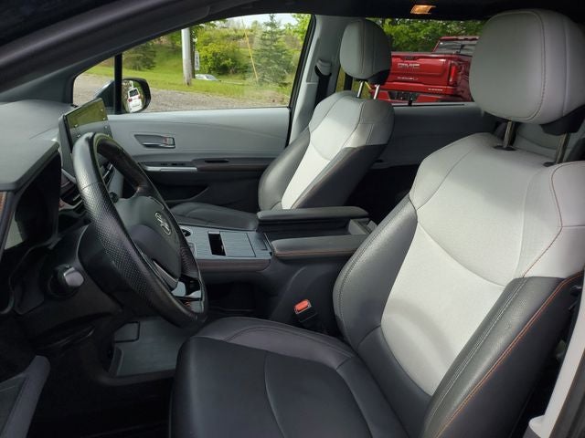 2021 Toyota Sienna LE 7 Passenger