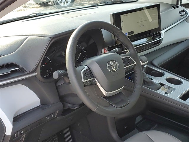 2025 Toyota Sienna XLE 7 Passenger