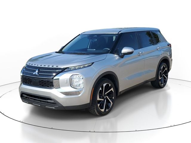 2022 Mitsubishi Outlander ES