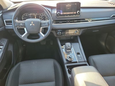 2022 Mitsubishi Outlander ES