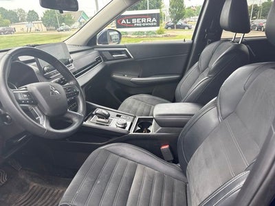 2024 Mitsubishi Outlander SE