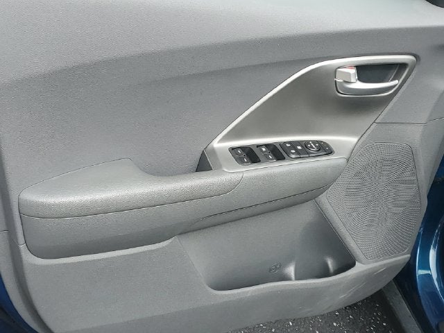 2022 Kia Niro LX