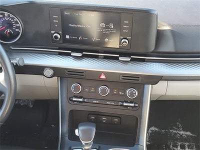 2024 Kia Carnival LX