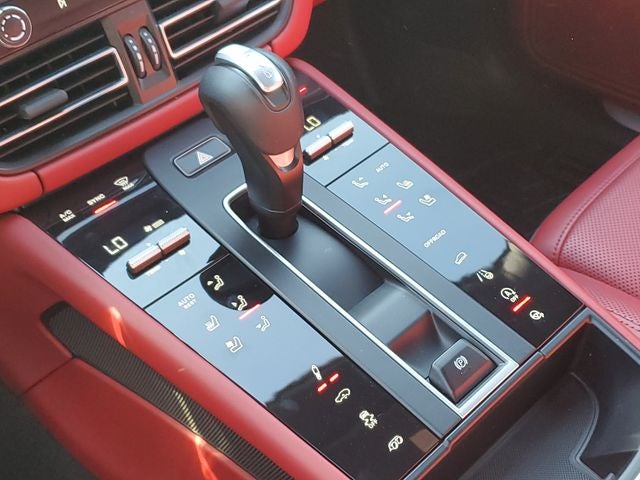 2022 Porsche Macan S