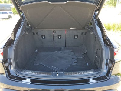 2022 Porsche Macan S