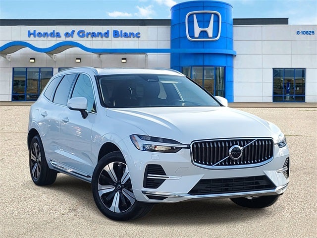 2023 Volvo XC60 Recharge Plug-In Hybrid T8 Core Bright Theme