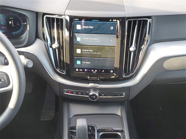 2023 Volvo XC60 Recharge Plug-In Hybrid T8 Core Bright Theme