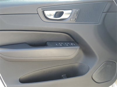 2023 Volvo XC60 Recharge Plug-In Hybrid T8 Core Bright Theme