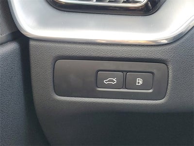 2023 Volvo XC60 Recharge Plug-In Hybrid T8 Core Bright Theme