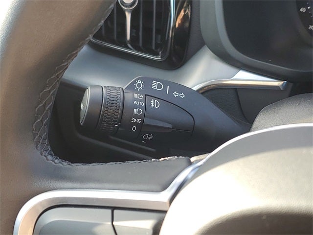 2023 Volvo XC60 Recharge Plug-In Hybrid T8 Core Bright Theme