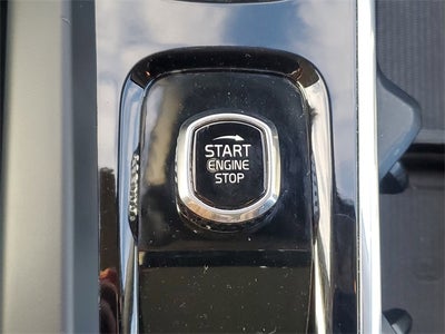 2023 Volvo XC60 Recharge Plug-In Hybrid T8 Core Bright Theme